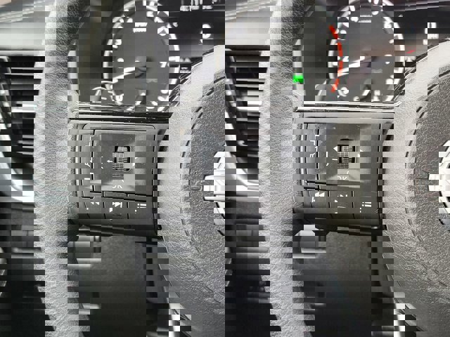 Used 2022 Nissan Rogue SV image 25