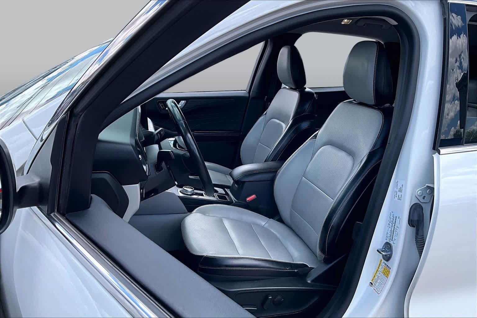 Certified 2023 Ford Escape Platinum AWD/4WD image 8