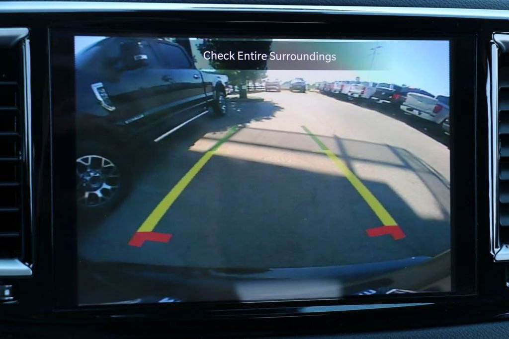 Used 2023 Chrysler Pacifica Touring-L FWD image 13
