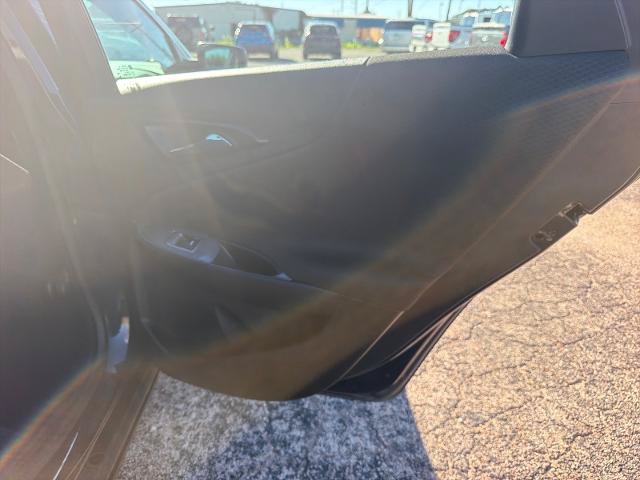 Used 2023 Chevrolet Malibu LT FWD image 34