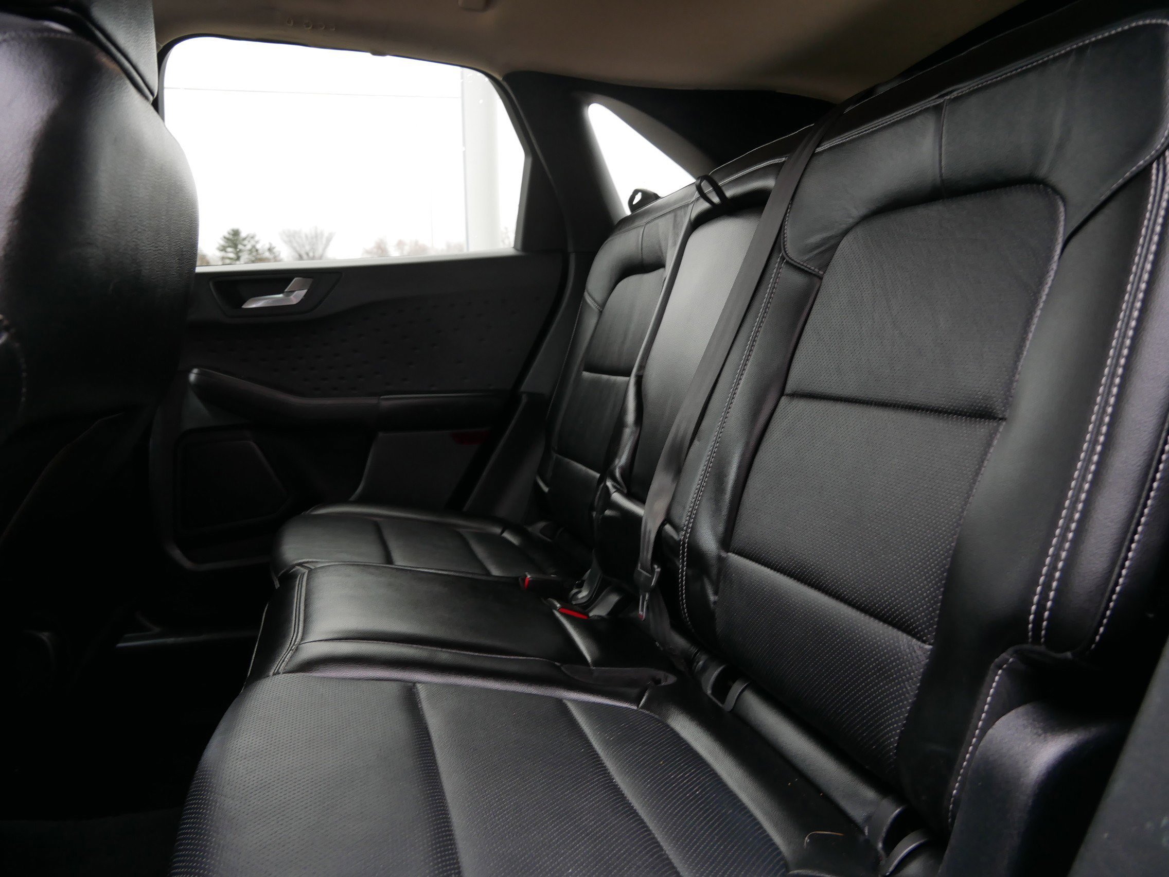 Certified 2020 Ford Escape Titanium image 10