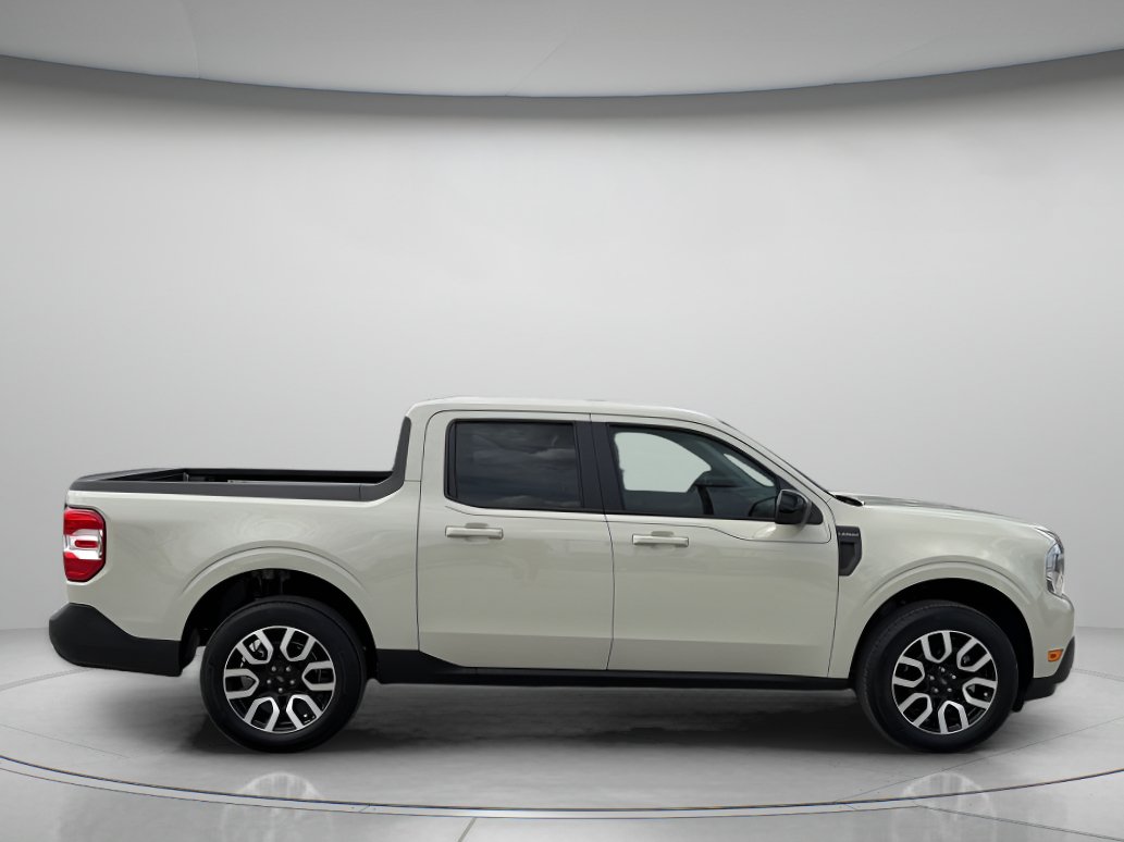 Certified 2024 Ford Maverick Lariat AWD/4WD image 2