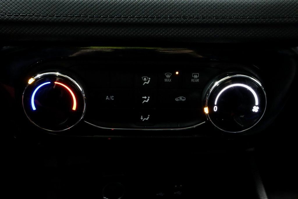 Used 2025 Chevrolet TrailBlazer LT image 30