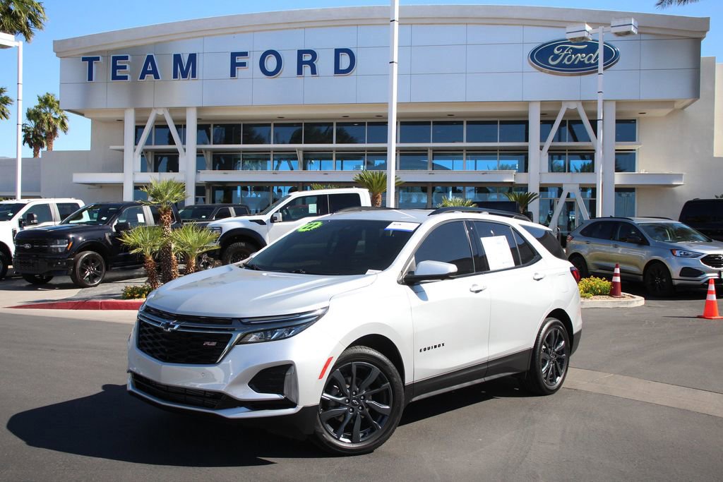 Used 2022 Chevrolet Equinox RS w/ Infotainment Package image 2