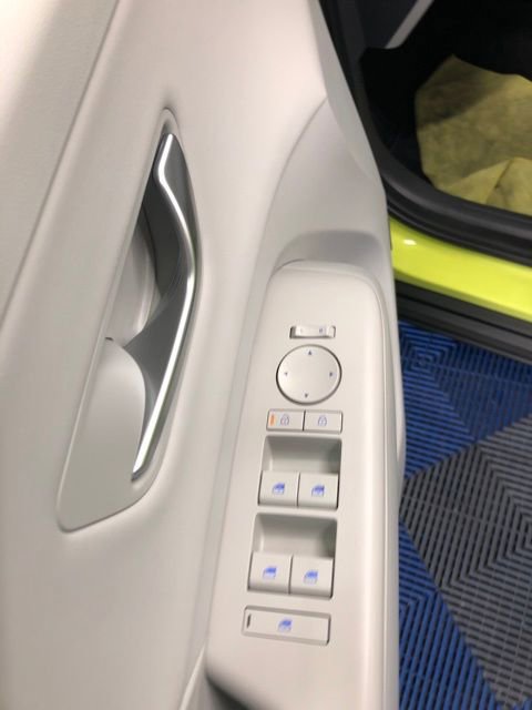 Used 2024 Hyundai Kona Limited image 25