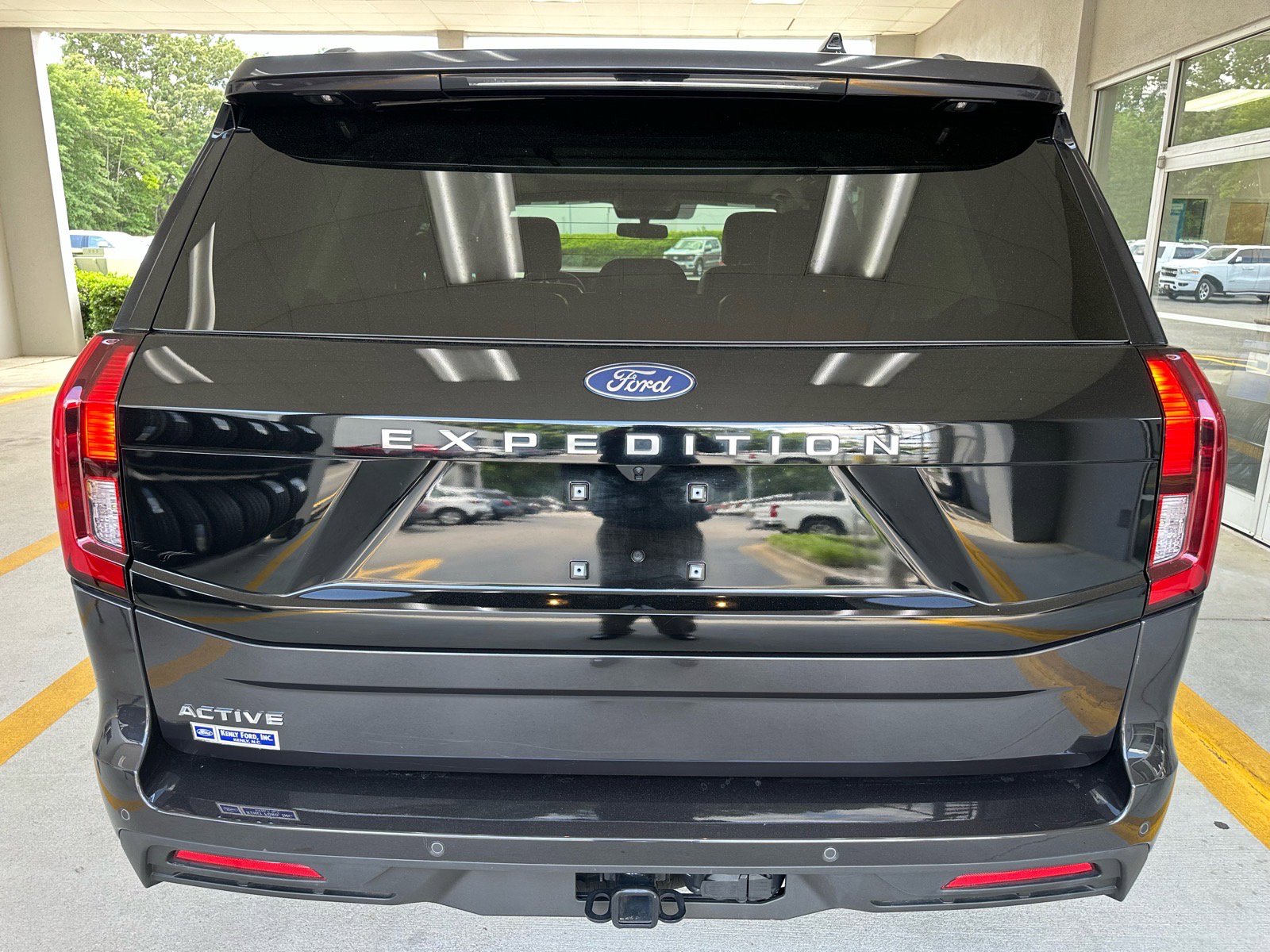Certified 2025 Ford Expedition Active AWD/4WD image 12