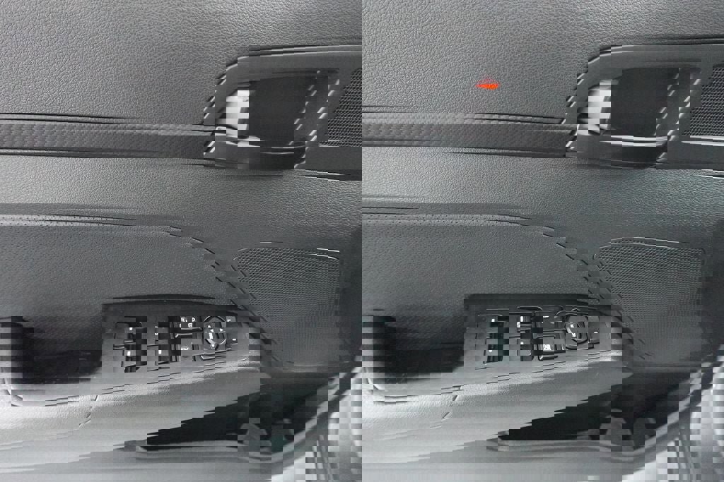 Used 2018 Hyundai Elantra Sport image 8