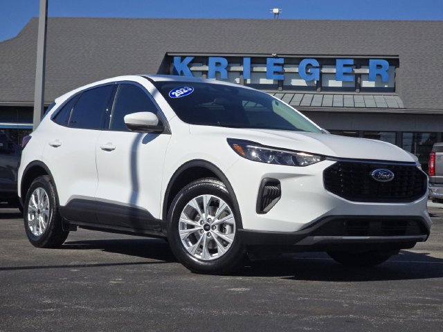 Certified 2023 Ford Escape Active w/ Tech Pack #2 FWD image 2