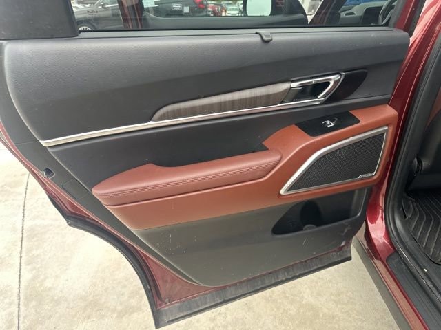Used 2023 Kia Telluride EX w/ EX Captain's Chair Package FWD image 28