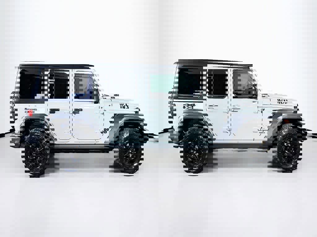 Used 2023 Jeep Wrangler Willys image 6