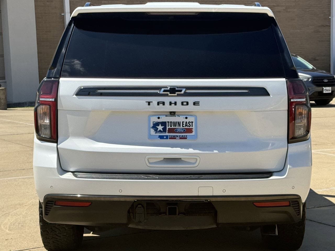 Used 2021 Chevrolet Tahoe Z71 w/ Luxury Package AWD/4WD image 6