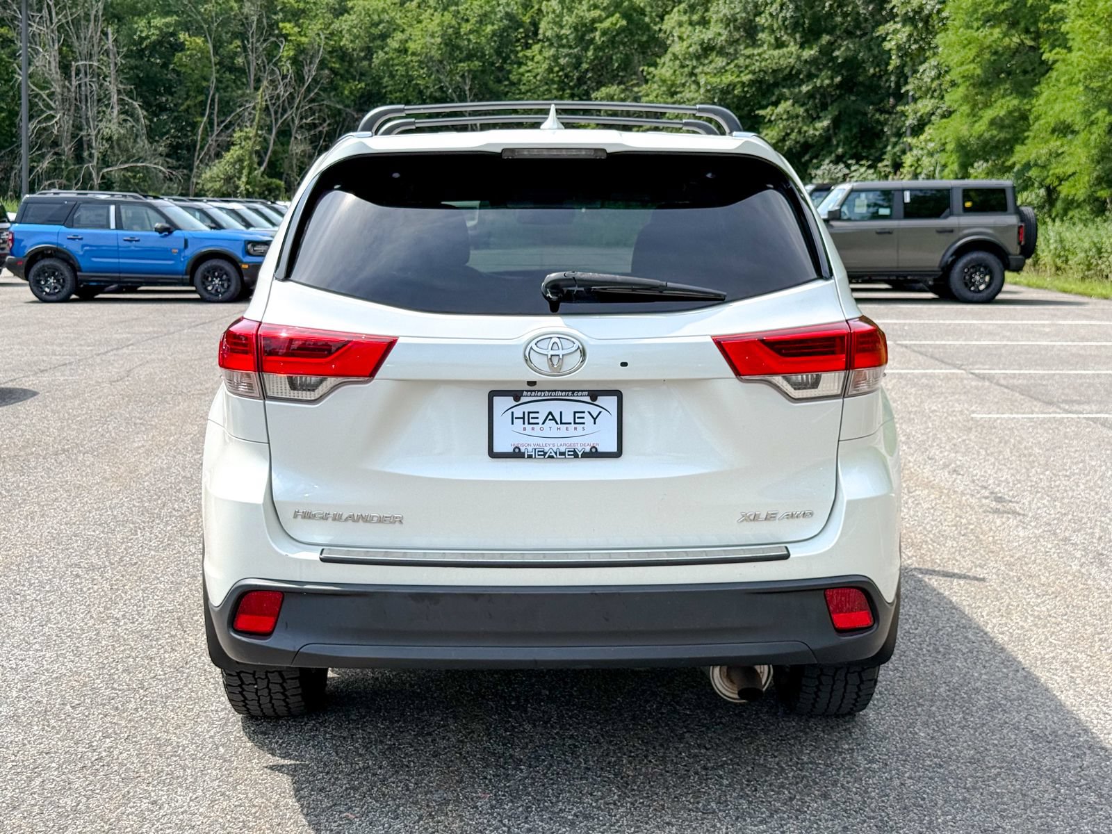 Used 2019 Toyota Highlander XLE AWD/4WD image 5