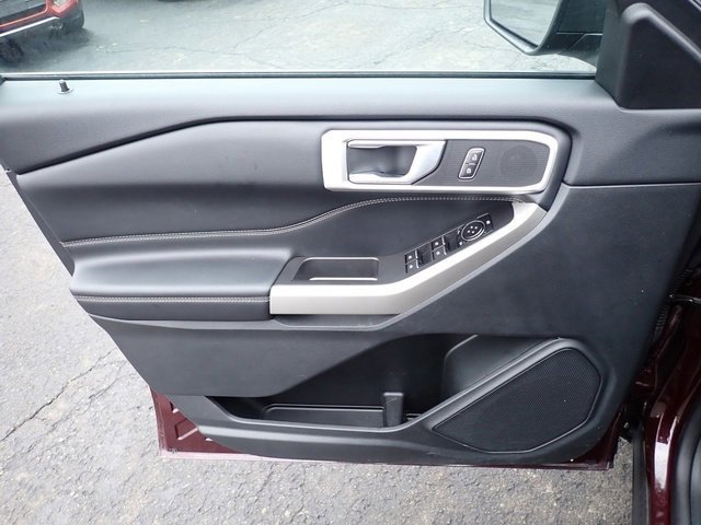 Certified 2022 Ford Explorer XLT w/ Equipment Group 202A image 22