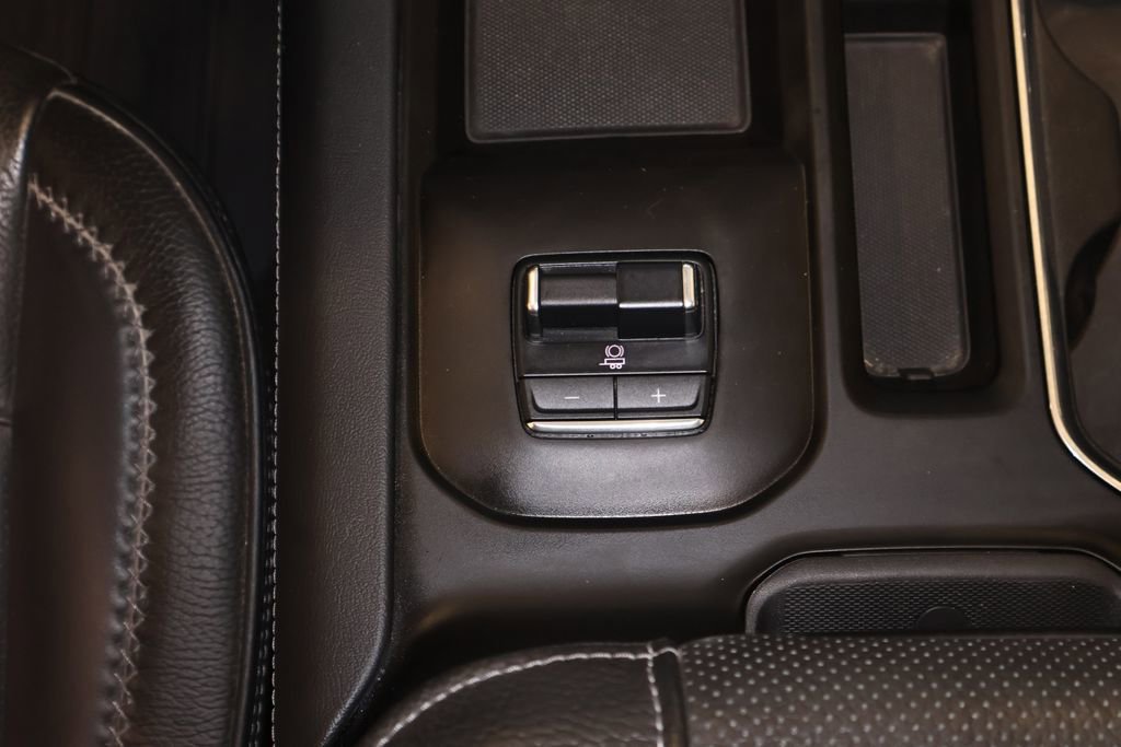 Used 2024 GMC Sierra 2500 Denali w/ Denali Reserve Package image 33