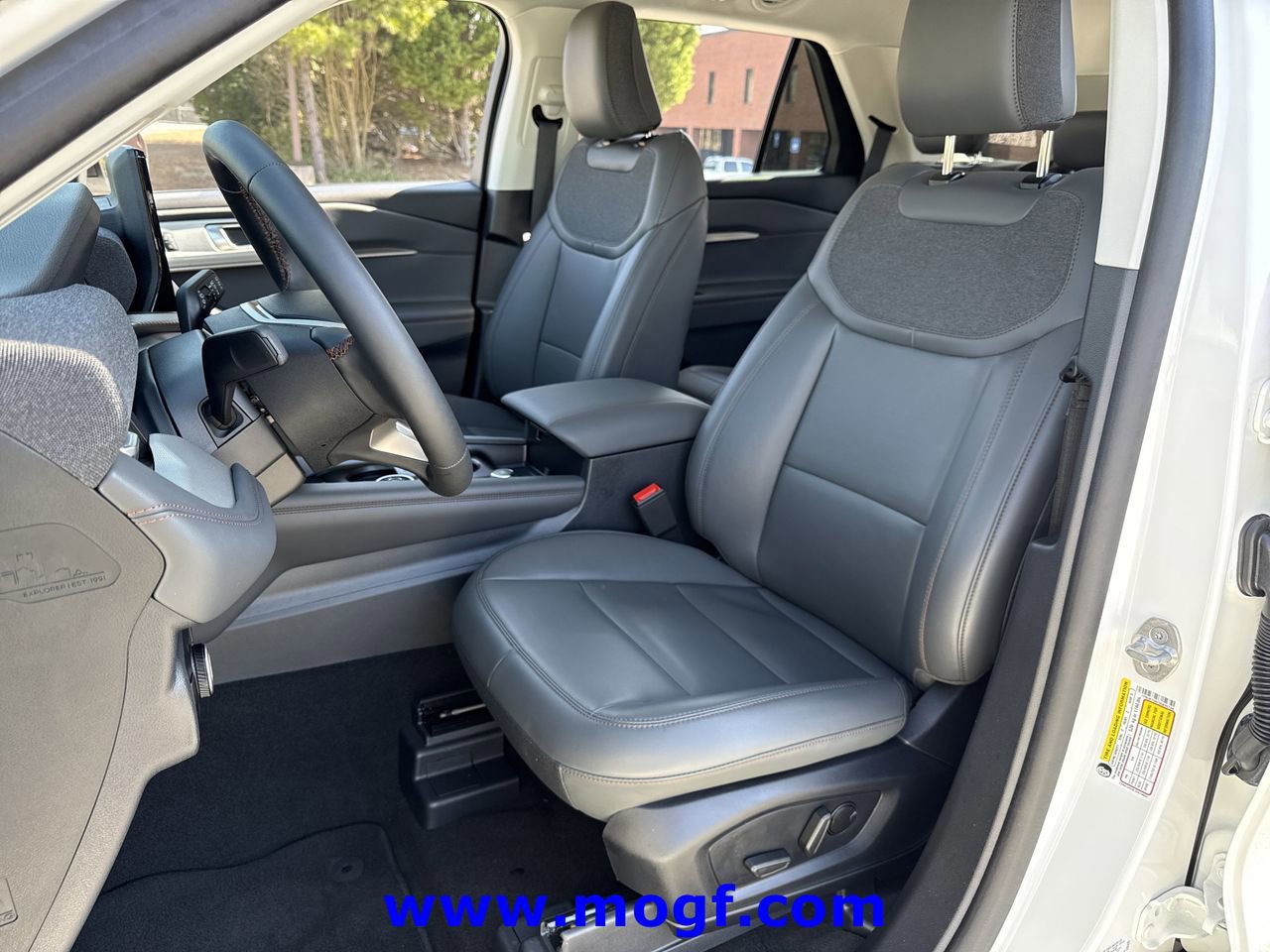 Certified 2025 Ford Explorer Active w/ Active Comfort Package image 22