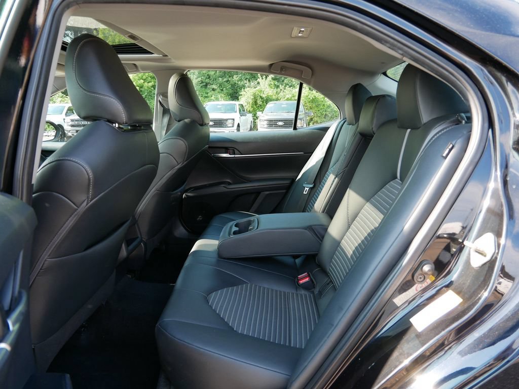 Used 2019 Toyota Camry SE FWD image 11