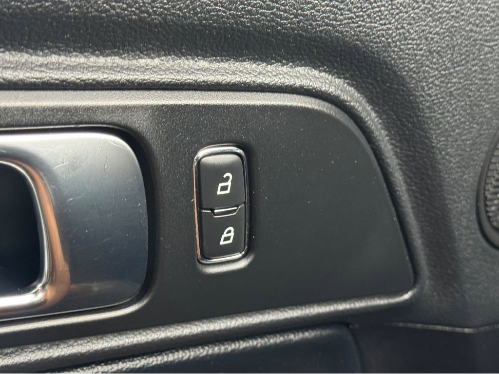 Certified 2021 Ford Mustang Premium image 18