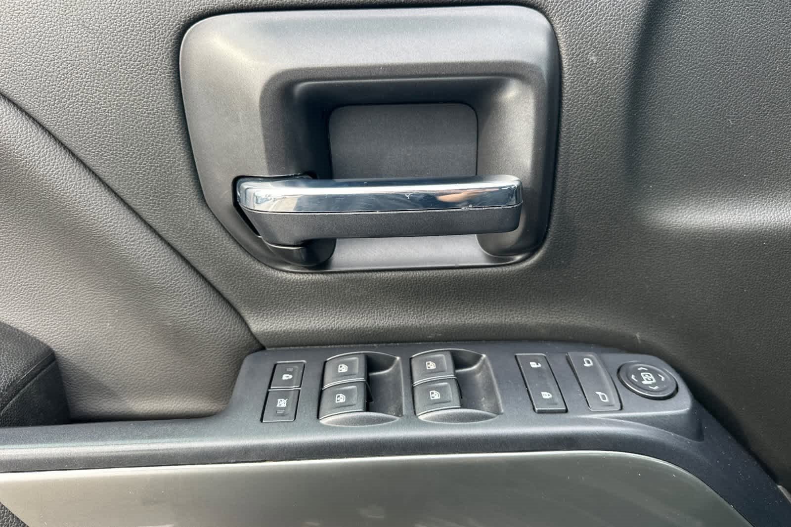 Used 2018 Chevrolet Silverado 1500 LT w/ All Star Edition image 13