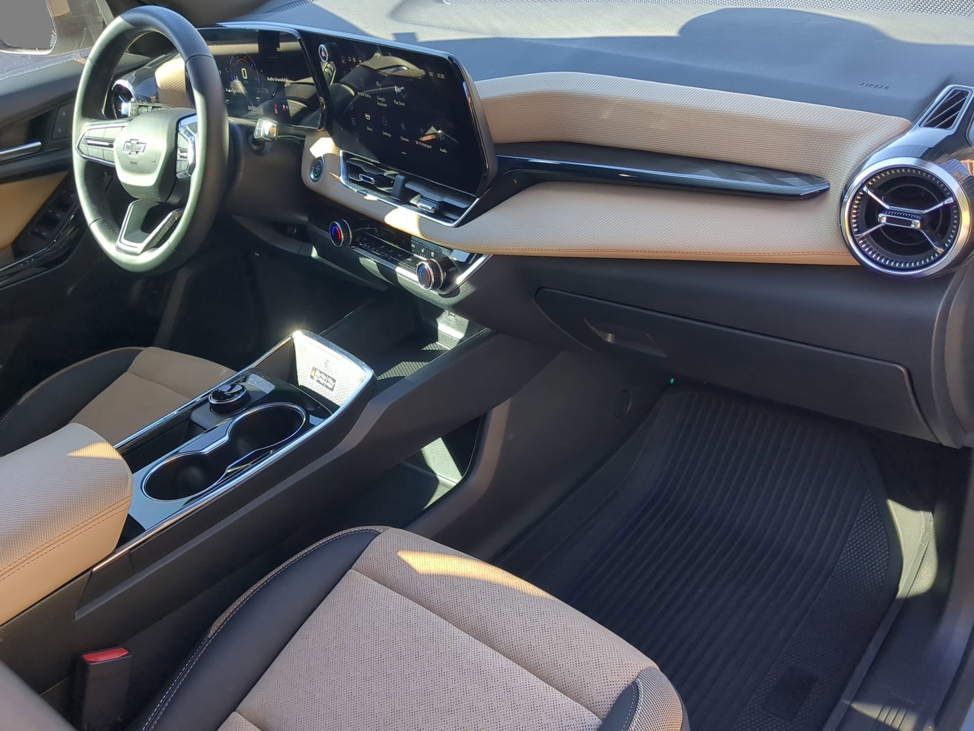 Used 2025 Chevrolet Equinox ACTIV w/ Convenience Package III image 41