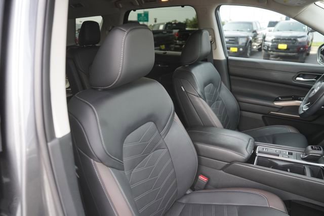 Used 2024 Nissan Pathfinder Platinum FWD image 20