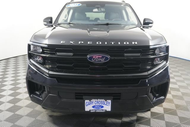 Certified 2025 Ford Expedition Active AWD/4WD image 8