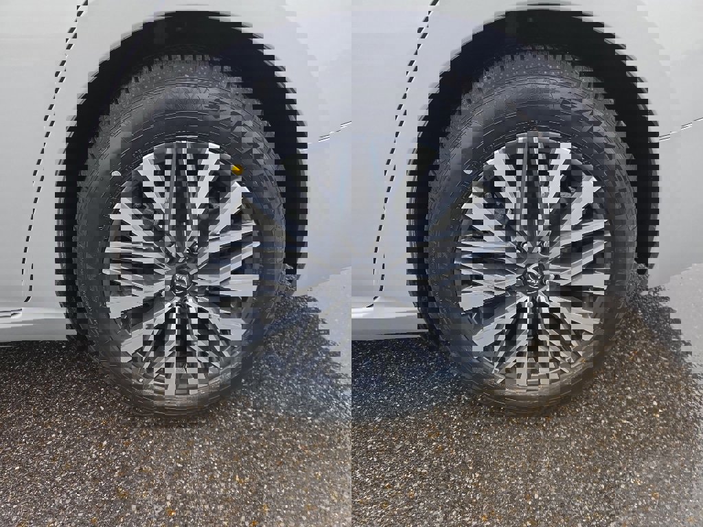 Used 2024 Nissan Altima 2.5 SV image 10