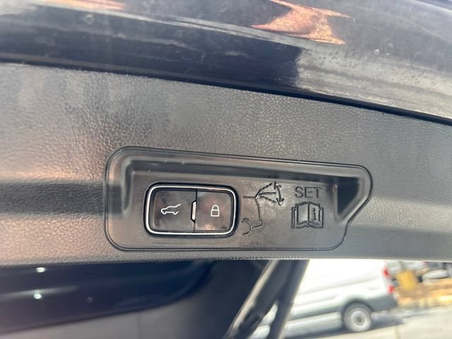 Certified 2024 Ford Explorer XLT RWD image 14