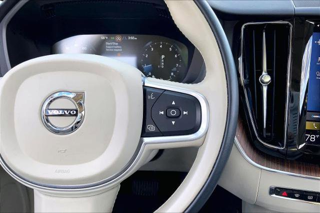 Used 2021 Volvo XC60 T5 Momentum w/ Premium Package image 24