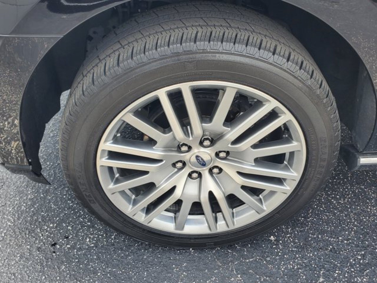 Certified 2024 Ford Expedition Max Platinum RWD image 4