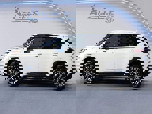 Used 2023 Nissan Rogue SV image 2