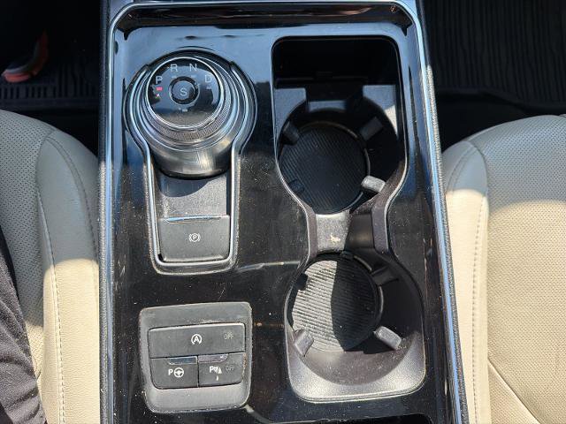 Certified 2019 Ford Edge Titanium w/ Equipment Group 301A image 18