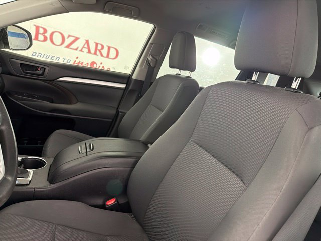 Used 2017 Toyota Highlander LE FWD image 18