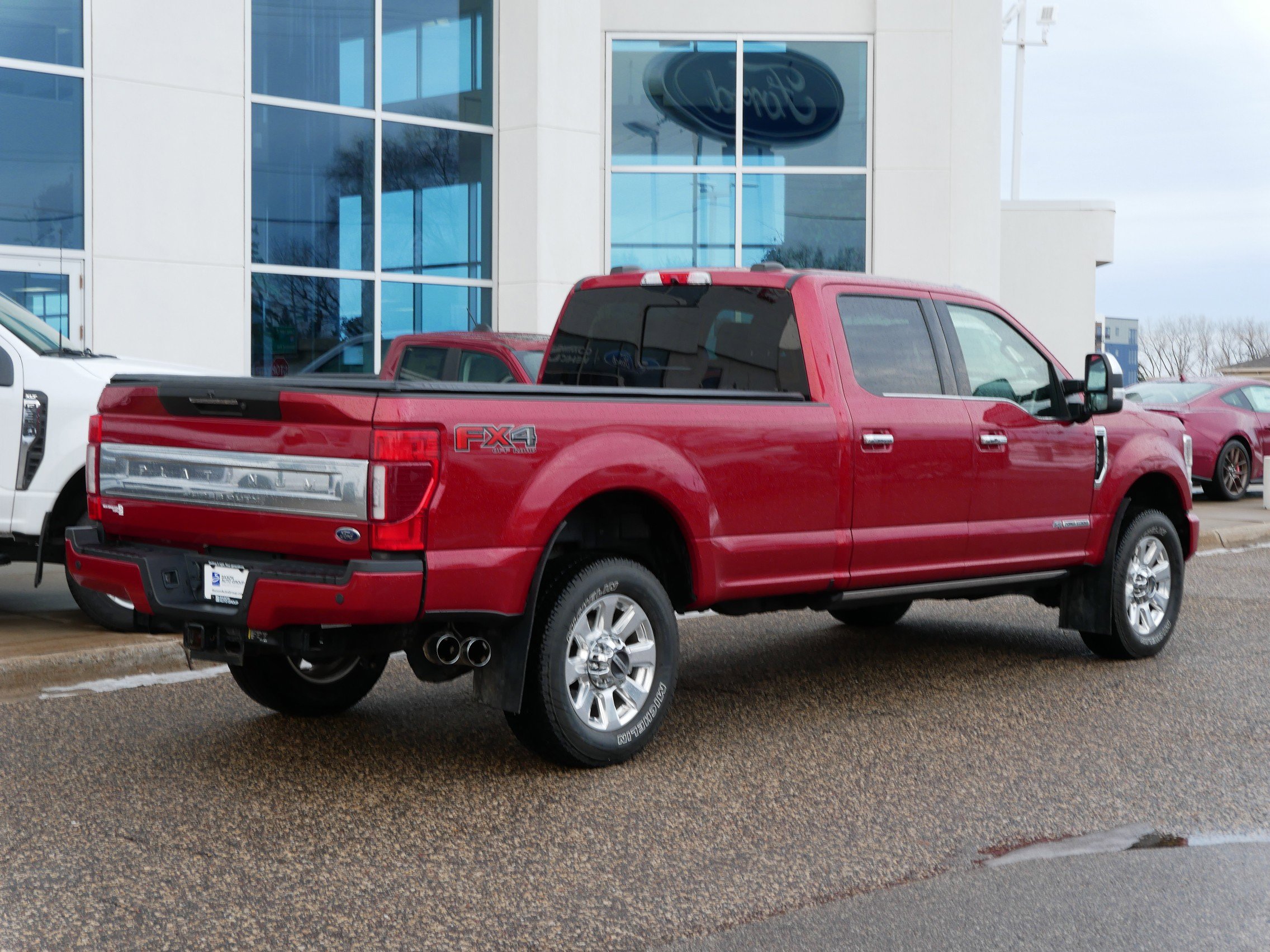 Certified 2022 Ford F350 Platinum w/ FX4 Off-Road Package image 3