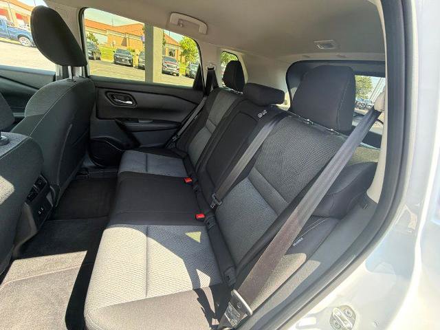 Used 2025 Nissan Rogue SV AWD/4WD image 6
