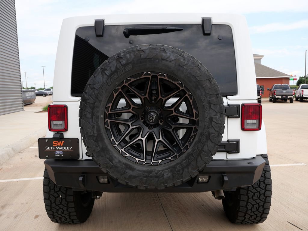 Used 2017 Jeep Wrangler Unlimited Sahara AWD/4WD image 5