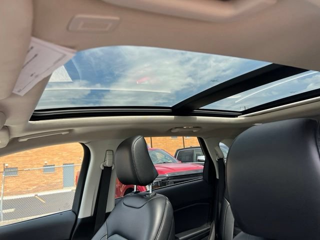 Certified 2023 Ford Edge SEL w/ Convenience Package AWD/4WD image 16