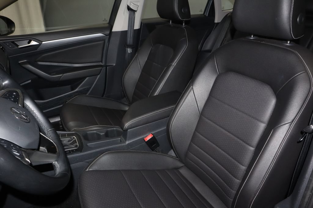 Used 2024 Volkswagen Jetta SE FWD image 25