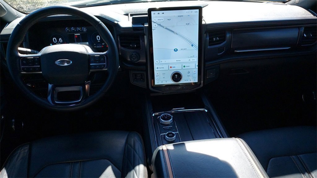 Certified 2022 Ford Expedition Platinum image 32
