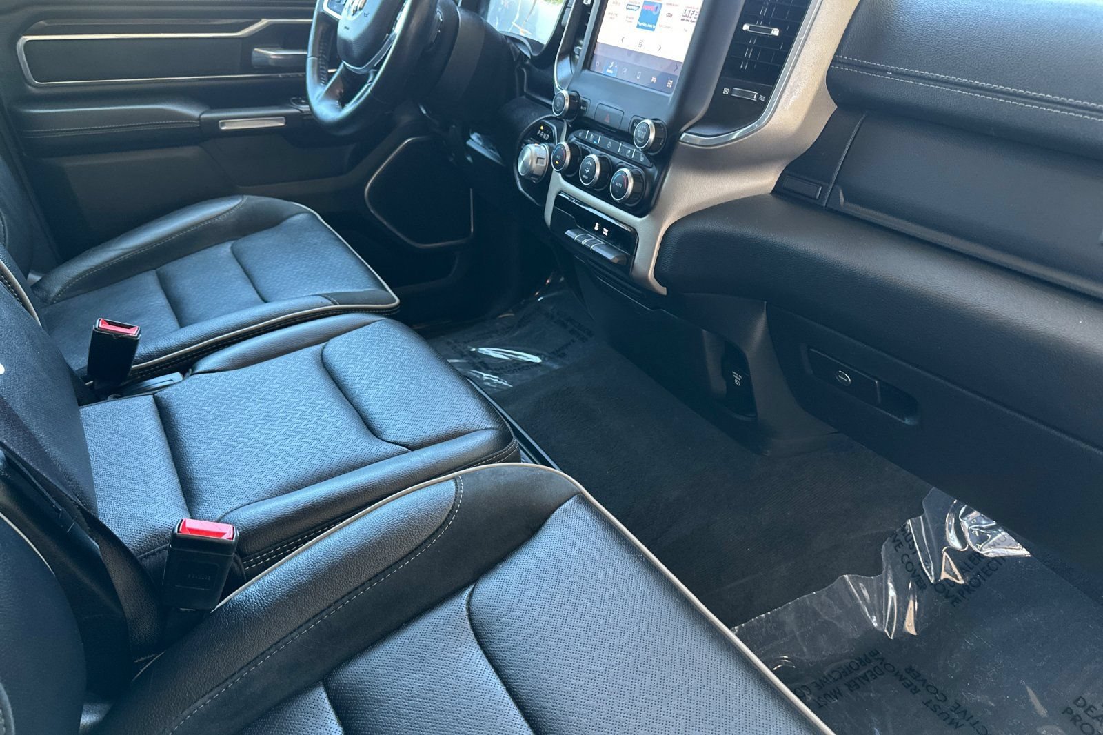 Used 2022 RAM 1500 Laramie AWD/4WD image 17