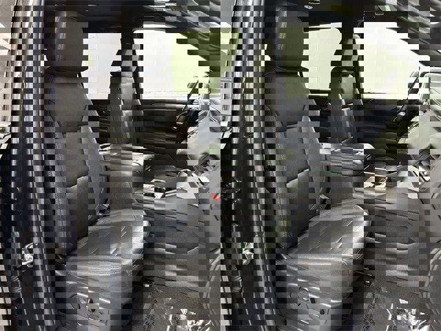 Used 2024 Chevrolet Suburban LT image 15