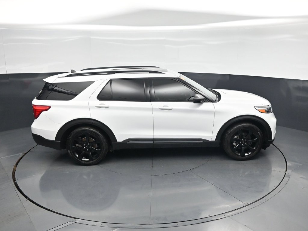 Certified 2021 Ford Explorer XLT w/ Equipment Group 202A RWD image 33