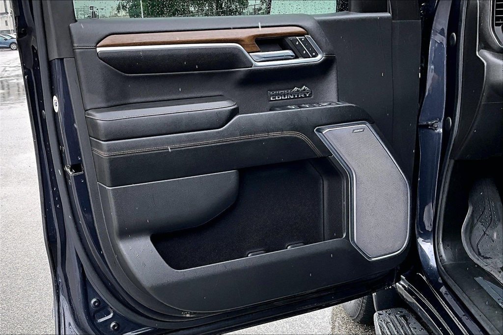 Used 2024 Chevrolet Silverado 1500 High Country w/ High Country Premium Package AWD/4WD image 22