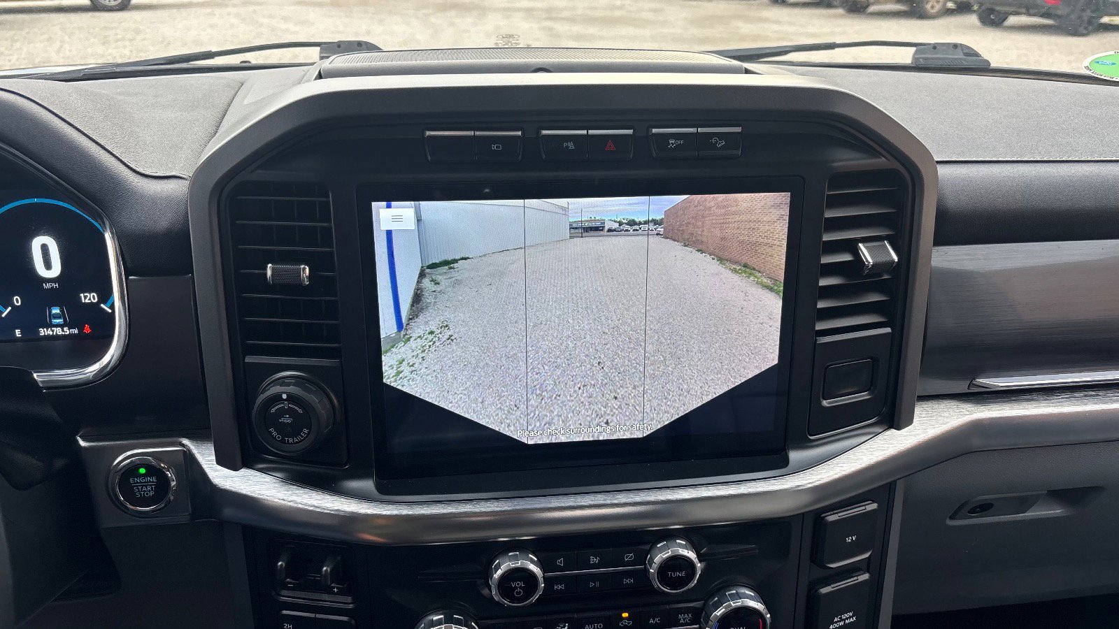 Certified 2022 Ford F150 Lariat w/ Equipment Group 502A High image 43