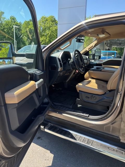 Certified 2022 Ford F350 Lariat w/ Chrome Package AWD/4WD image 15