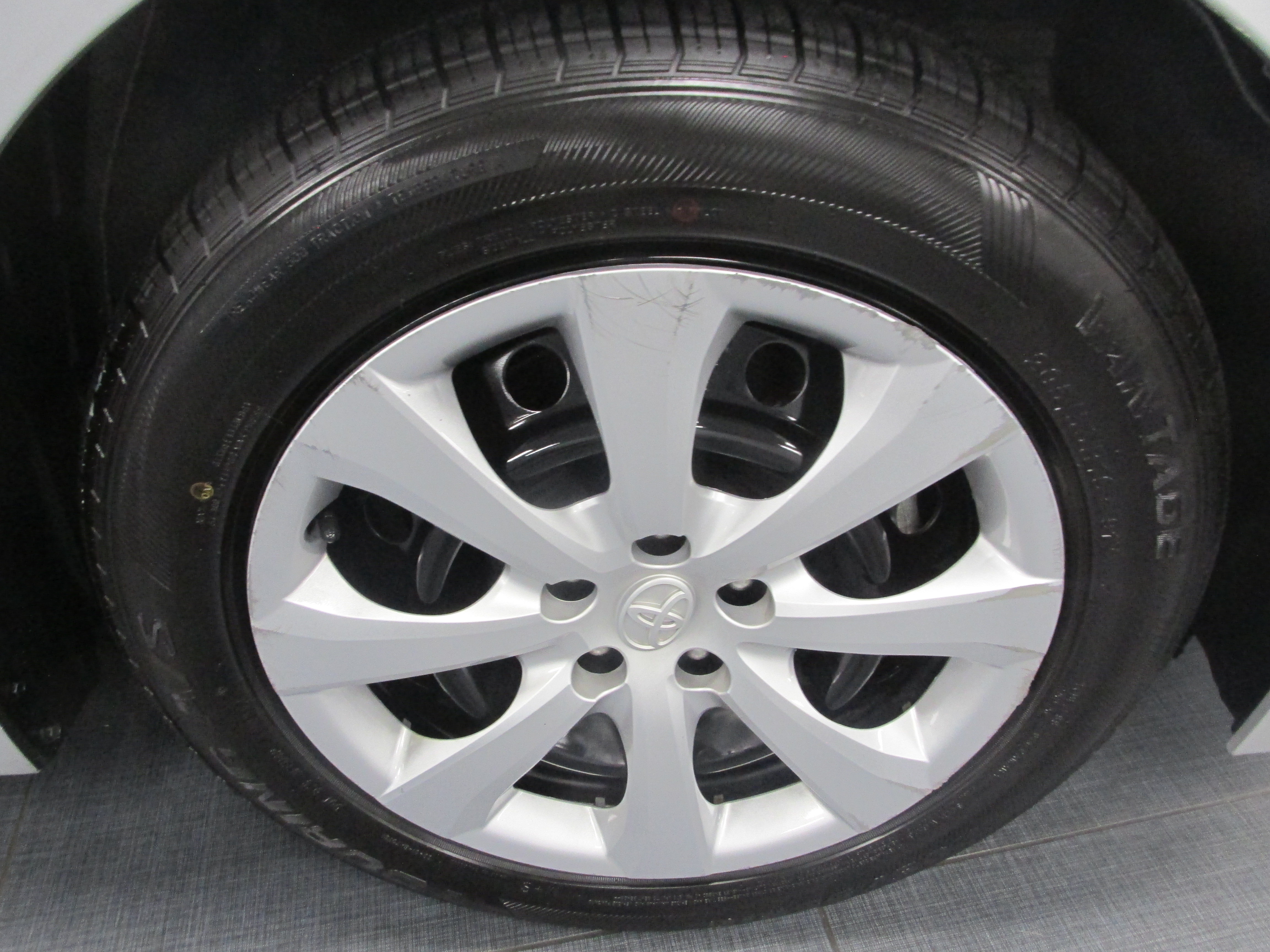 Used 2024 Toyota Corolla LE FWD image 15