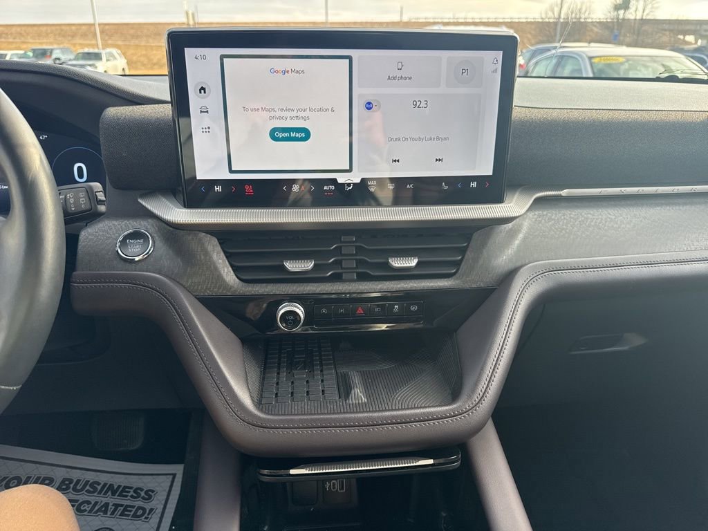 Certified 2025 Ford Explorer Platinum w/ LUX Leather Package image 9