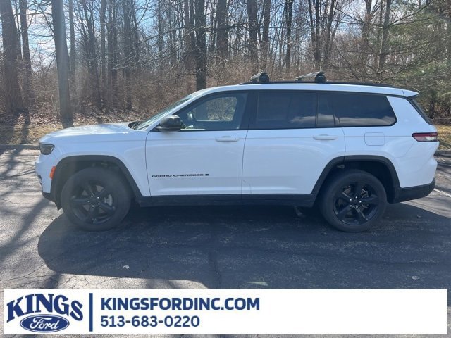 Used 2023 Jeep Grand Cherokee L Laredo image 2