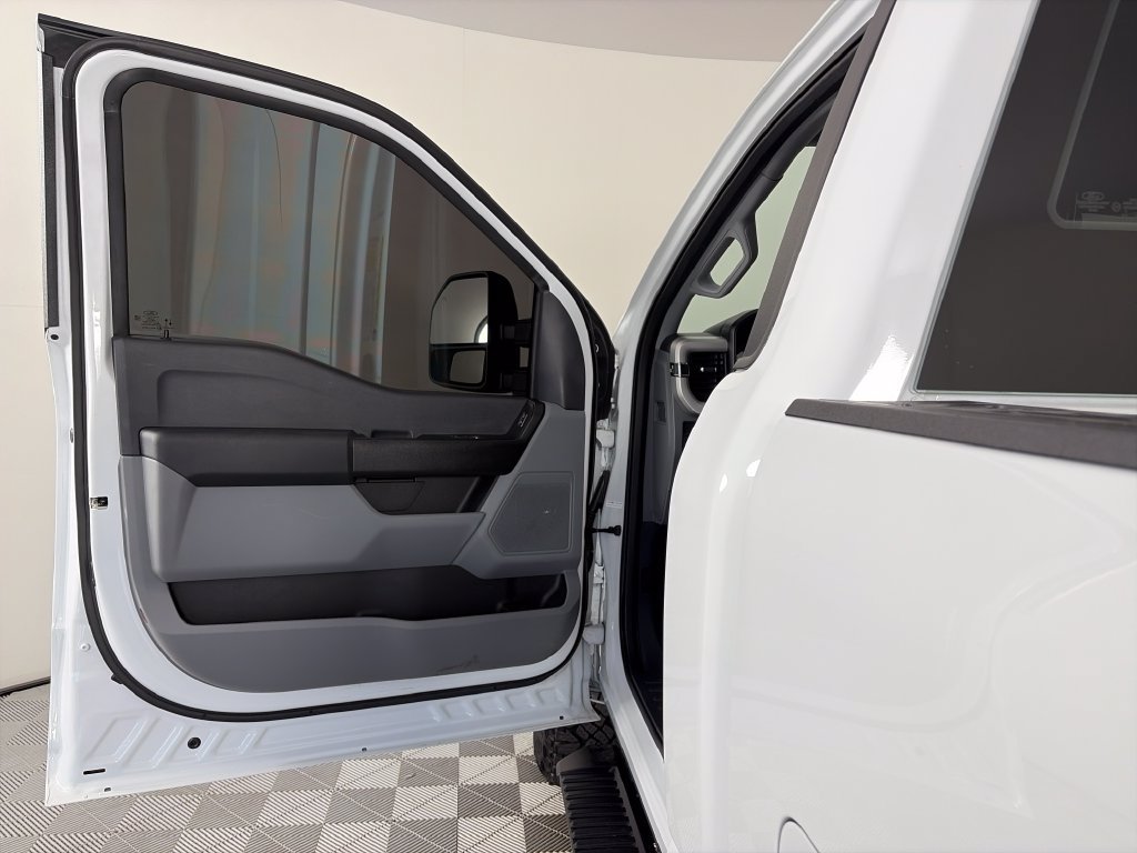 Certified 2025 Ford F250 XL AWD/4WD image 10