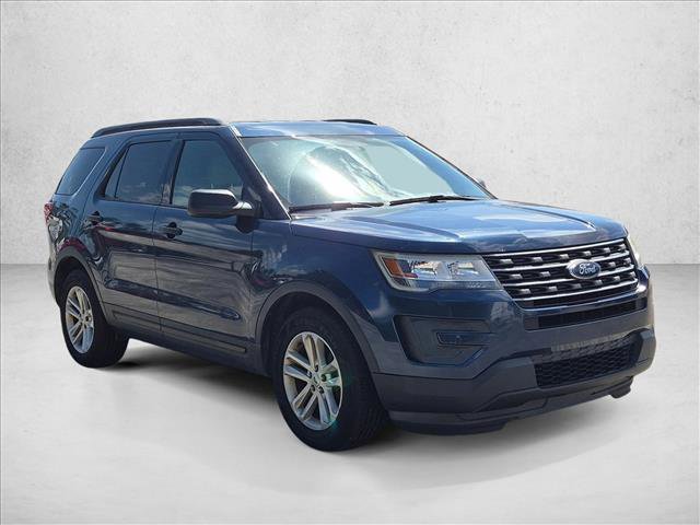 Certified 2017 Ford Explorer FWD image 3