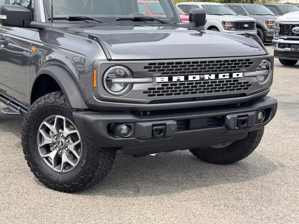 Certified 2023 Ford Bronco Badlands AWD/4WD image 3